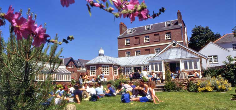 DEVON SCHOOL OF ENGLISH